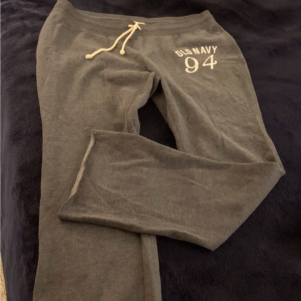 Grey Old Navy sweat pants Size L. Never worn!